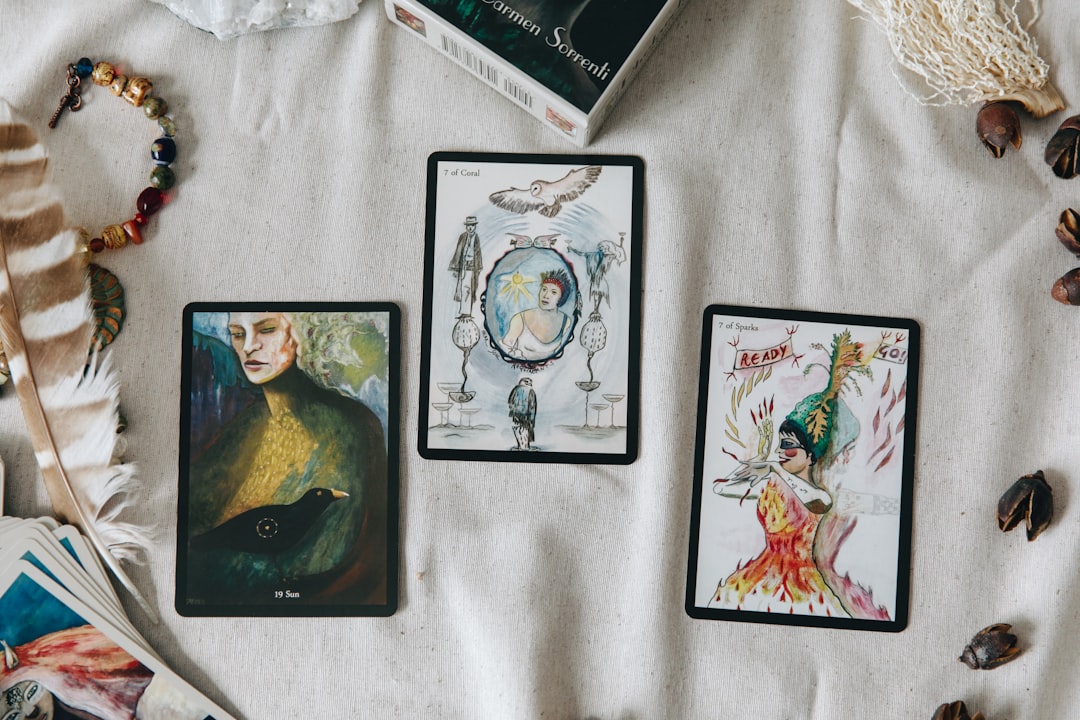 Veja Seu Horóscopo, Cartas do Tarô e Compatibilidade Amorosa Pelo Celular